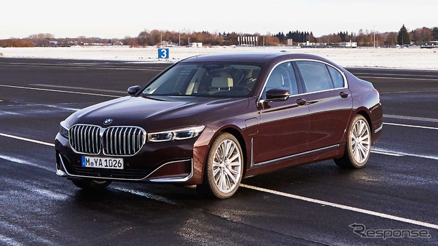 BMW 7シリーズ 改良新型のPHV、745Le