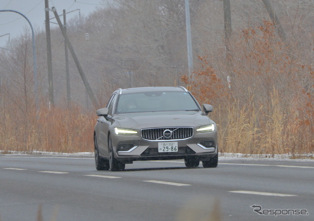 【ボルボ V60 新型試乗】過酷な冬の北海道 ボルボV60は何を魅せる…伊藤梓