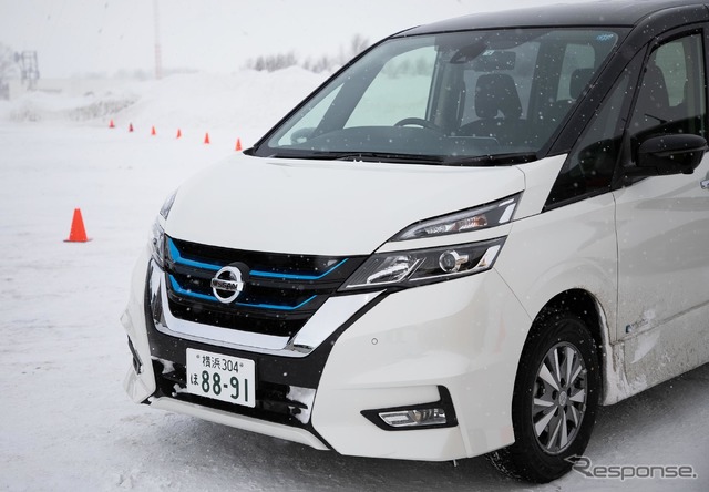 日産 セレナe-POWER(日産インテリジェントモビリティ雪上試乗会)