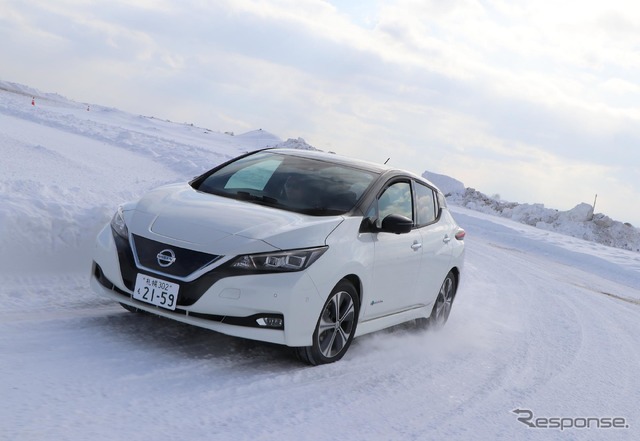 日産 リーフ(日産インテリジェントモビリティ雪上試乗会)