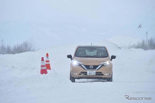 日産 ノートe-POWER(日産インテリジェントモビリティ雪上試乗会)