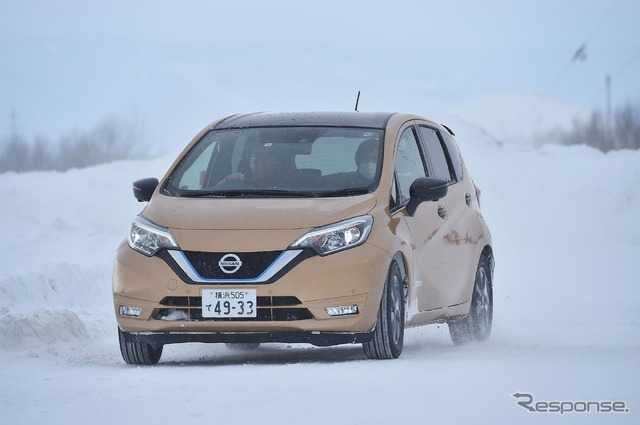 日産 ノートe-POWER(日産インテリジェントモビリティ雪上試乗会)