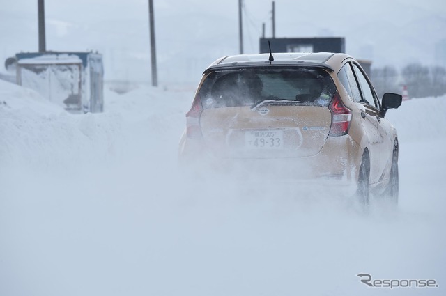 日産 ノートe-POWER(日産インテリジェントモビリティ雪上試乗会)