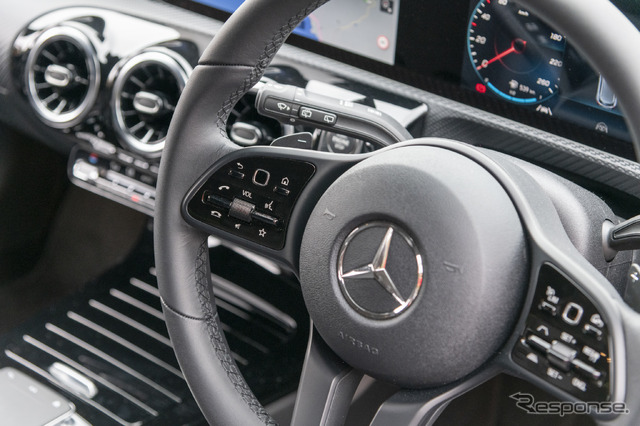 メルセデスベンツ Aクラス 新型(A180 スタイル AMGライン装着車)