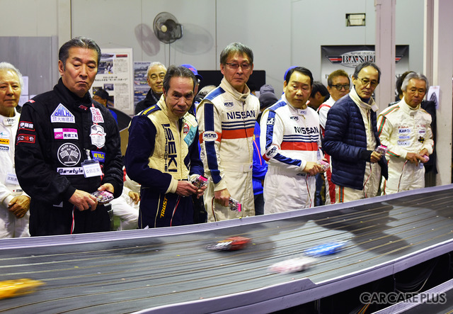 右奥から、高橋晴邦、見崎清志、長谷見昌弘、和田孝夫、鈴木恵一、桑島正美(敬称略)