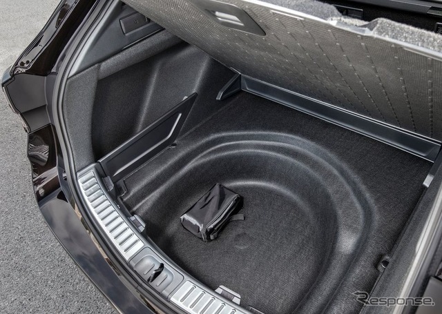 トヨタ・カローラ・ツーリングスポーツ 新型(欧州仕様)