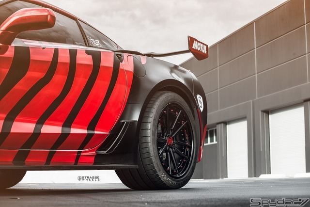 シボレー コルベット ZR1 カスタムカー(Strasse Wheels)