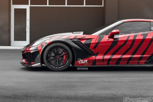 シボレー コルベット ZR1 カスタムカー(Strasse Wheels)
