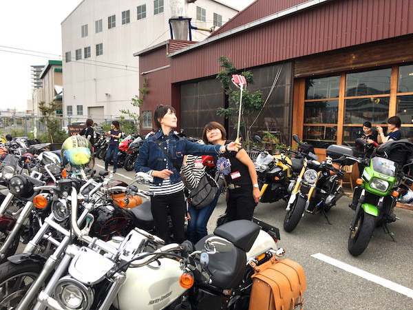 メンバー1800名のfacebookコミュニティ「バイク女子部」、知ってますか?
