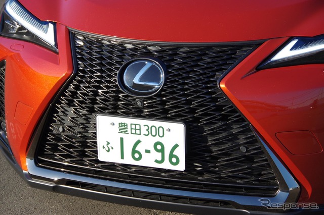 レクサス UX200 F SPORT