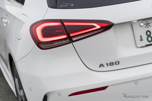 メルセデスベンツ Aクラス 新型(A180 スタイル AMGライン装着車)