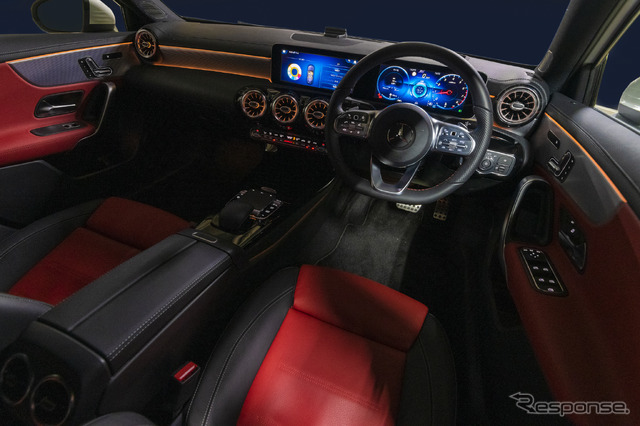 メルセデスベンツ Aクラス 新型(A180 スタイル AMGライン装着車)