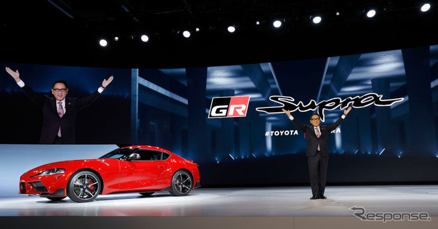 スープラ新型をブレゼンするトヨタ自動車の豊田社長(デトロイトモーターショー2019) (c) Getty Images
