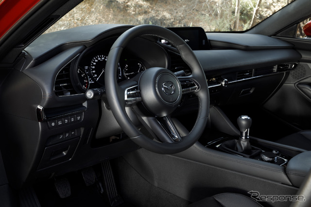 マツダ3 SKYACTIV-G 2.0(欧州仕様、マイルドハイブリッド)