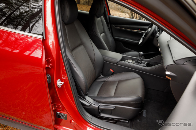 マツダ3 SKYACTIV-G 2.0(欧州仕様、マイルドハイブリッド)