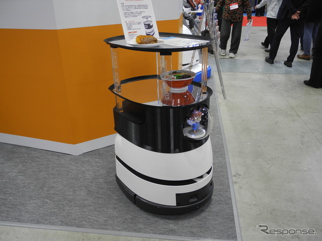 軽量物を自律移動で搬送するロボット「リブラカーゴ」