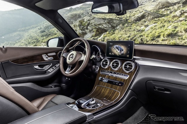 現行メルセデスベンツ GLC