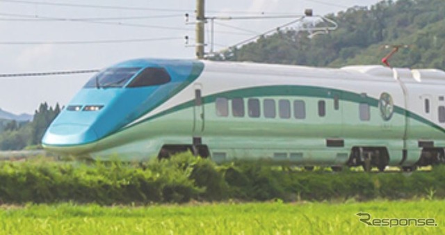 足湯を楽しめる山形新幹線の観光列車『とれいゆ』。