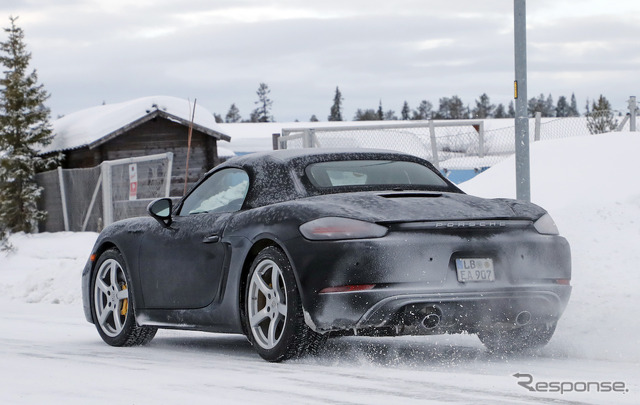 ポルシェ 718ボクスター 6気筒モデル スクープ写真