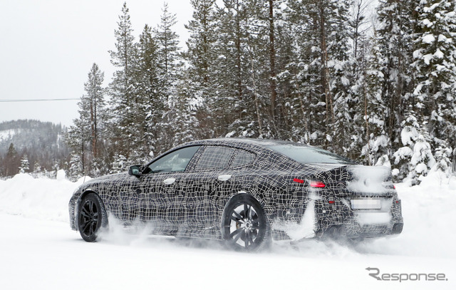 BMW M8 グランクーペ スクープ写真