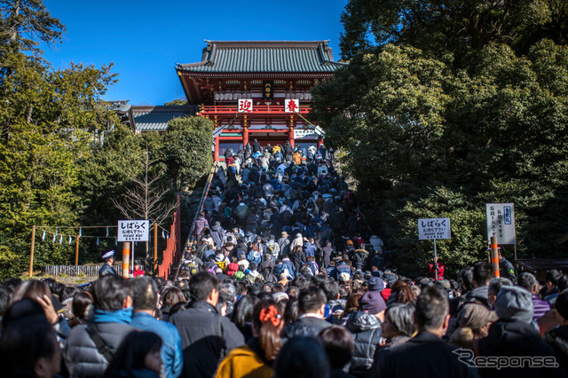 鎌倉市内、鶴岡八幡宮