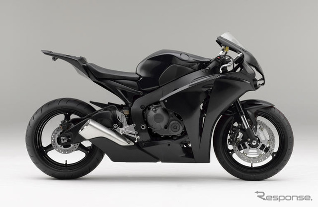 ホンダ、CBR1000RRレースベース車を発売