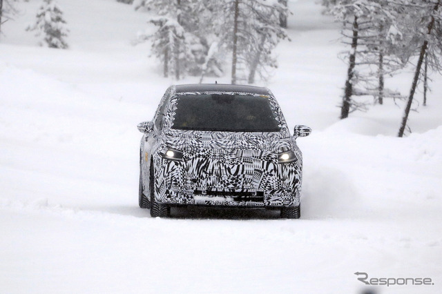 VW ID. ネオ テスト車両(スクープ写真)