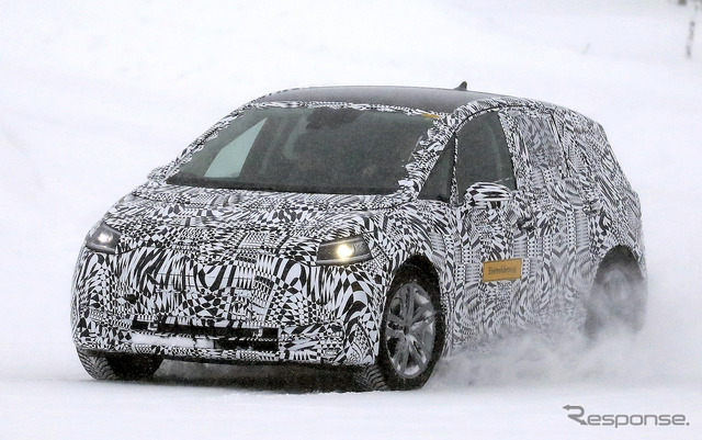 VW ID. ネオ テスト車両(スクープ写真)