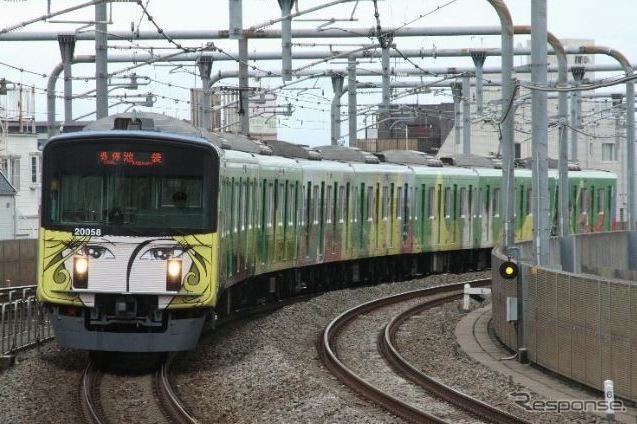 3月で運行終了となる20000系の「銀河鉄道999デザイン電車」、池袋・西武秩父方のデザイン。