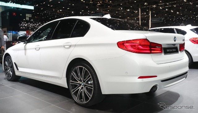 BMW 530e セダン(ジュネーブモーターショー2019)