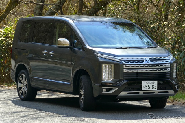 三菱 デリカD:5 新型(P 8人乗り)