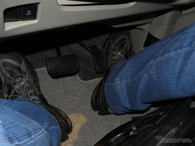 【スズキ パレット 発表】180cm+・90kg+の巨漢が運転席に…頭上はOK