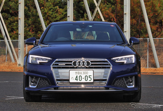 アウディ A4 45TFSI クワトロスポーツ