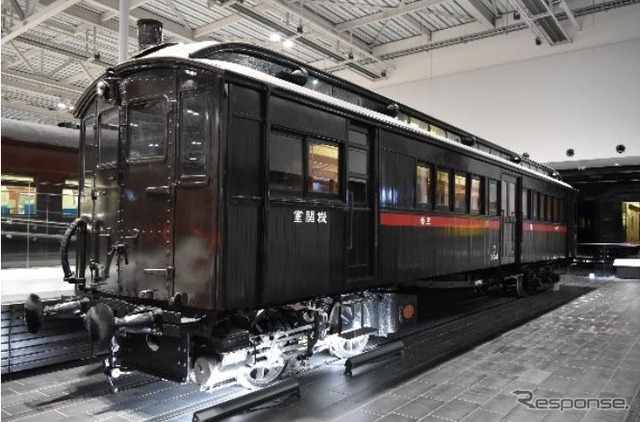 美術工芸品として国の重文に指定される運びとなったホジ6014号。15m級の車体で、機関走行部分を容易に取り外しできる構造となっている。車内がほぼ新製当時の状態で残されている点も見逃せない。