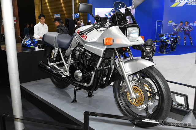 スズキGSX1100Sカタナ(東京モーターサイクルショー2019)