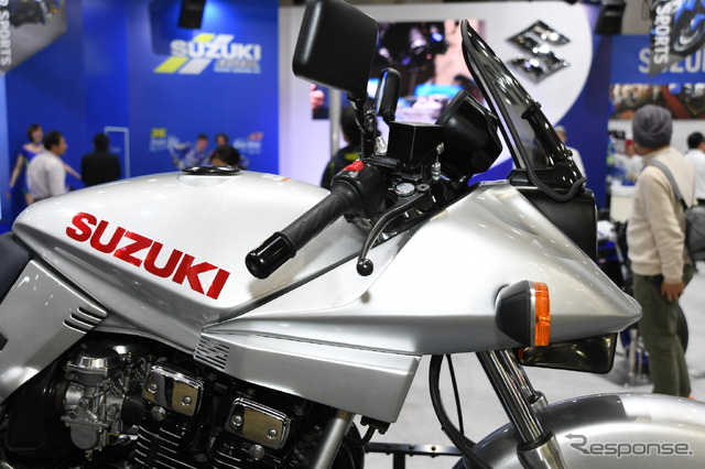 スズキGSX1100Sカタナ(東京モーターサイクルショー2019)