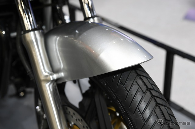 スズキGSX1100Sカタナ(東京モーターサイクルショー2019)