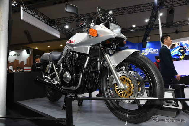 スズキGSX1100Sカタナ(東京モーターサイクルショー2019)