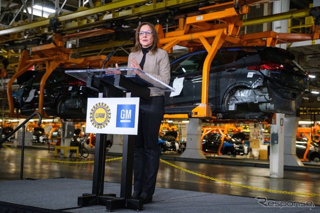 GMの米国ミシガン州工場への投資を発表するメアリー・バーラ会長兼CEO