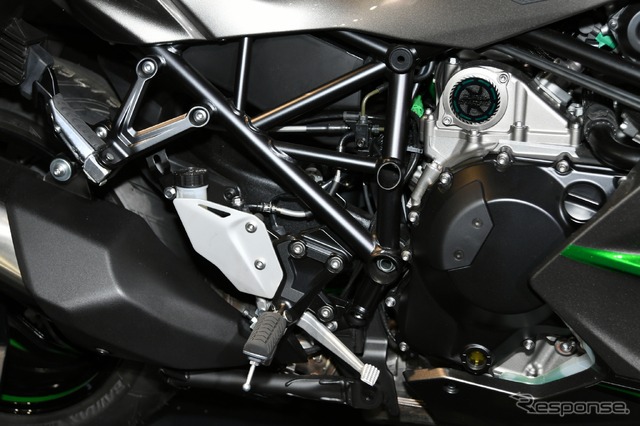 カワサキ Ninja H2 SX SE+(東京モーターサイクルショー2019)