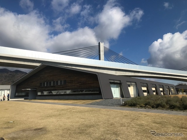 新名神高速道路、新四日市ジャンクション~亀山西ジャンクション間開通で、クルマ旅の際はますます利用したいアクアイグニス片岡温泉。