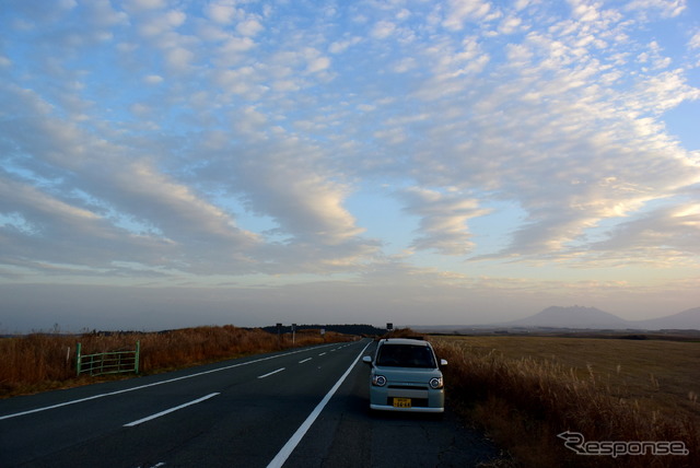 熊本～大分にまたがる全国屈指のビューティフルな高原道路、やまなみハイウェイにて。