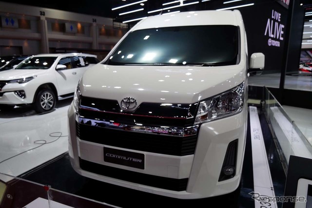 新型ハイエース?と思われる「トヨタ・コミュータ」が登場