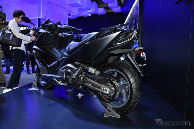 キムコAK550(東京モーターサイクルショー2019)
