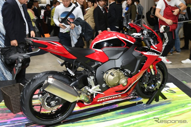 ブリヂストン(東京モーターサイクルショー2019)