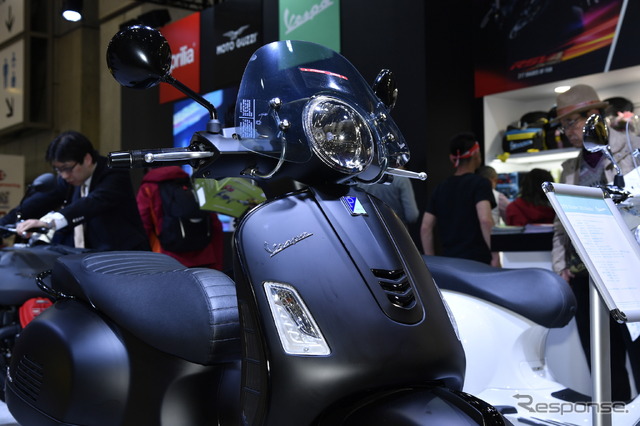 ベスパGTS Super 300 Notte(東京モーターサイクルショー2019)