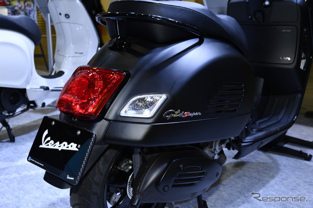 ベスパGTS Super 300 Notte(東京モーターサイクルショー2019)