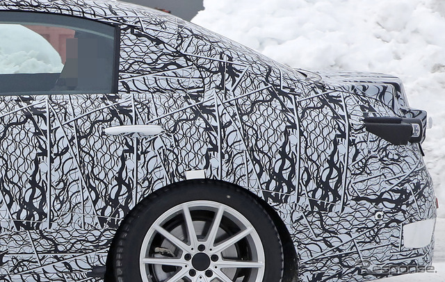 メルセデスベンツ Cクラス 次期型、PHEV 開発車両(スクープ写真)