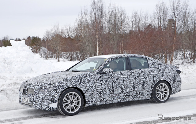 メルセデスベンツ Cクラス 次期型、PHEV 開発車両(スクープ写真)