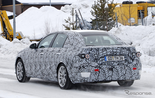 メルセデスベンツ Cクラス 次期型、PHEV 開発車両(スクープ写真)
